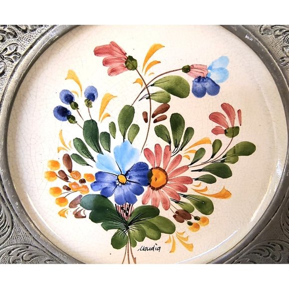 SET/2 Vintage Plates in Pewter Frames, Hand Painted Floral Bouquets, EUC - Picture 6 of 10